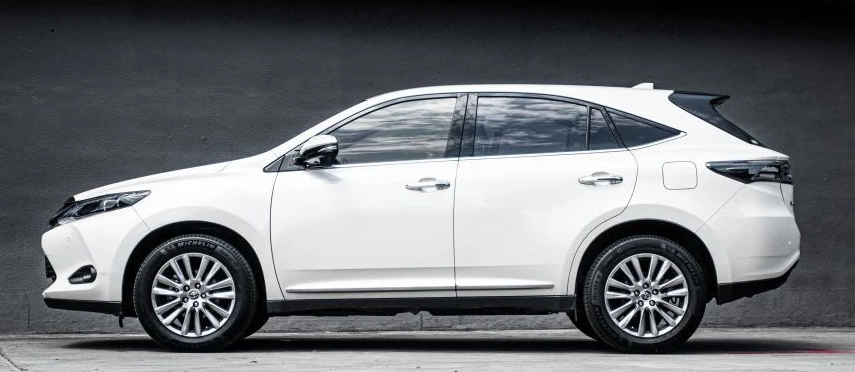 Toyota Harrier (Pearl White)