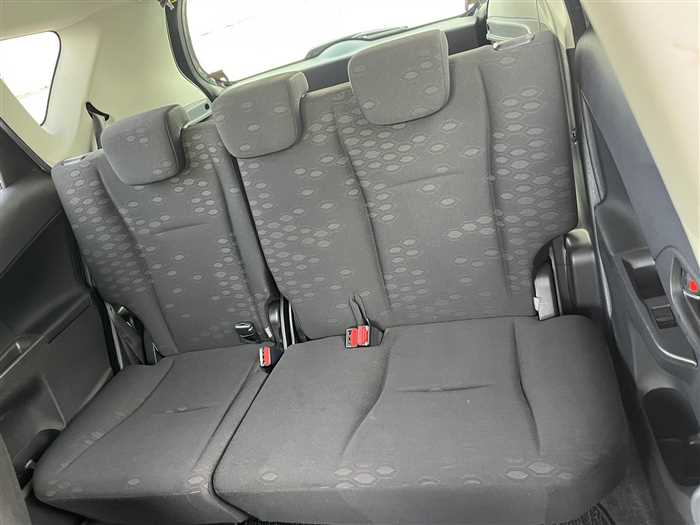 Toyota Ractis (Metallic Blue)